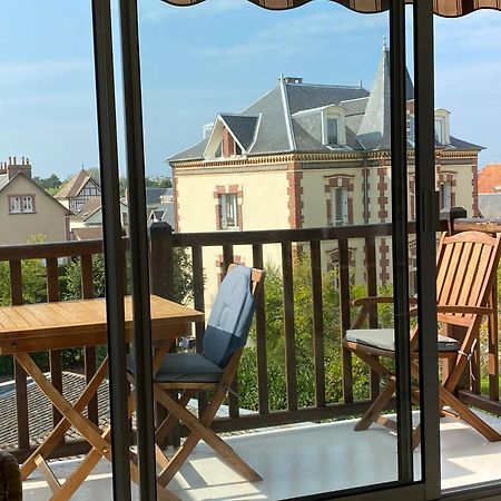 Hyper Centre - 2 Pieces Tout Confort - Terrasse - Ascenseur - Cabourg Exterior photo