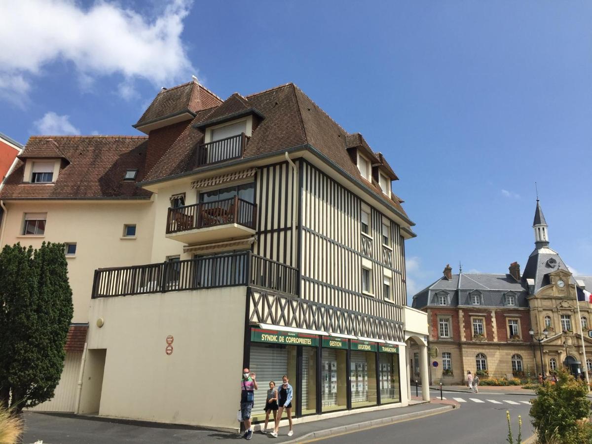 Hyper Centre - 2 Pieces Tout Confort - Terrasse - Ascenseur - Cabourg Exterior photo
