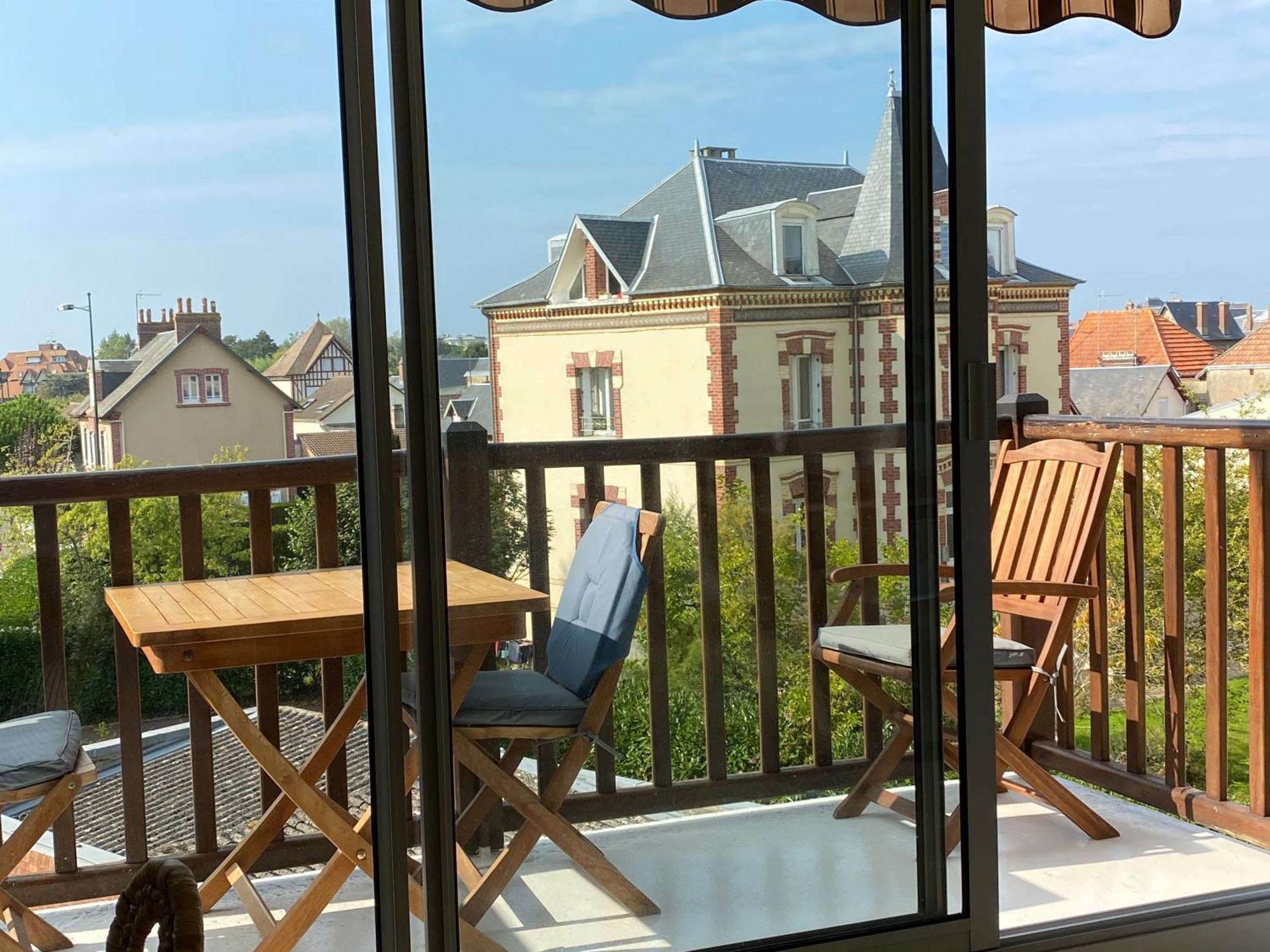 Hyper Centre - 2 Pieces Tout Confort - Terrasse - Ascenseur - Cabourg Exterior photo